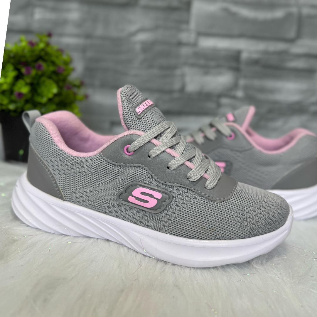 Skechers dama ultra liviano con suela en goma